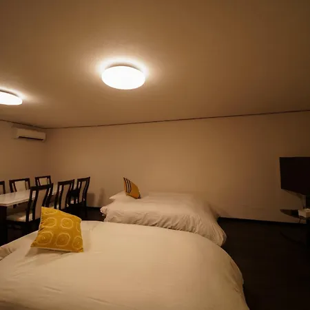 Yufuin Ekimae Yado Kachofugetsu - Vacation Stay 88189V Exterior photo